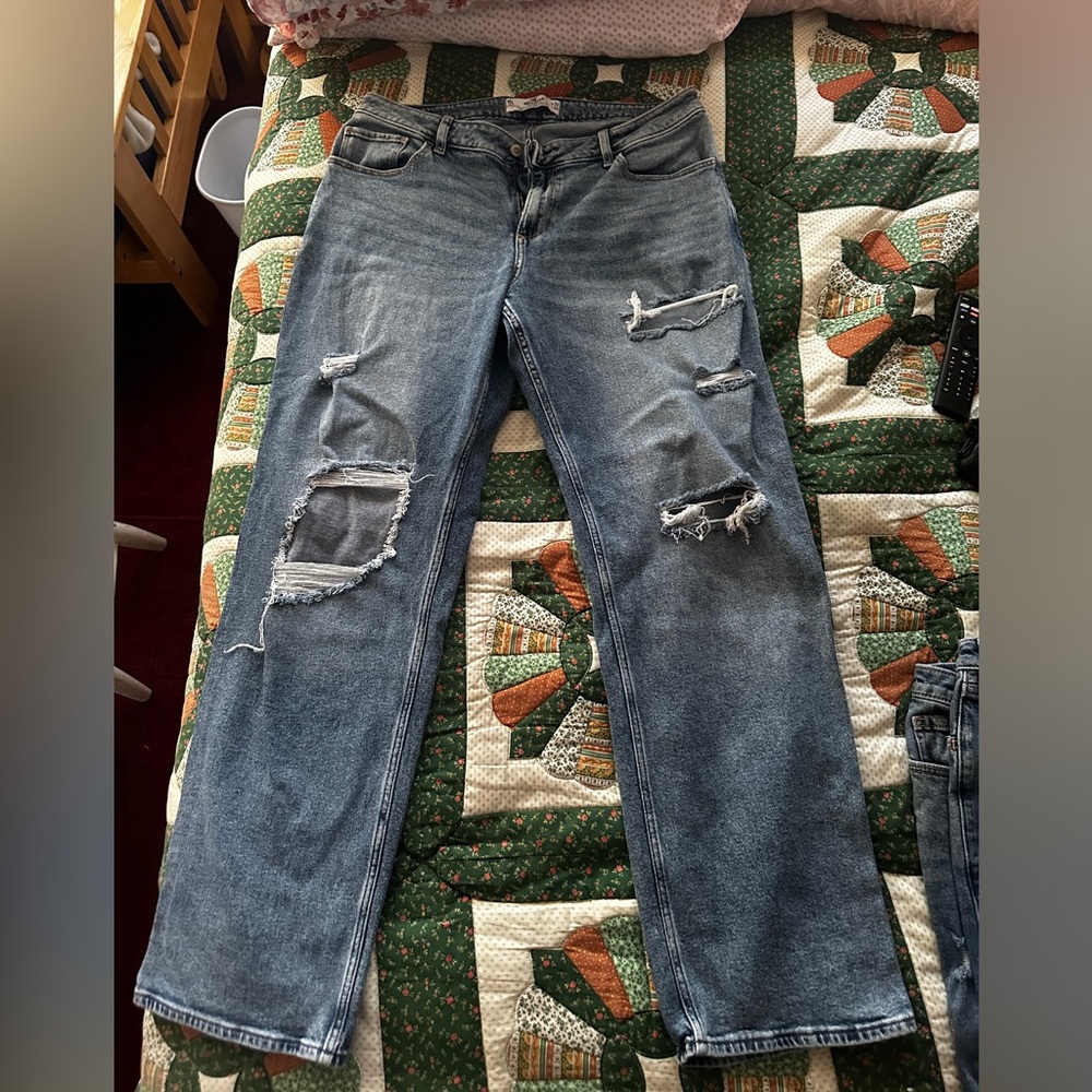 Hollister jeans, brand new without  tags.